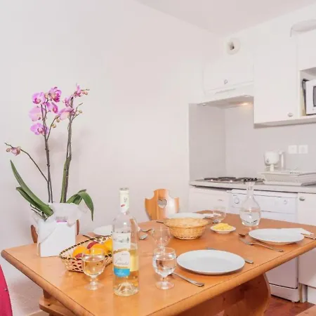 3 Pieces Avec Terrasse, 50m² Pour 8 Personnes - Fr-1-504-57 *